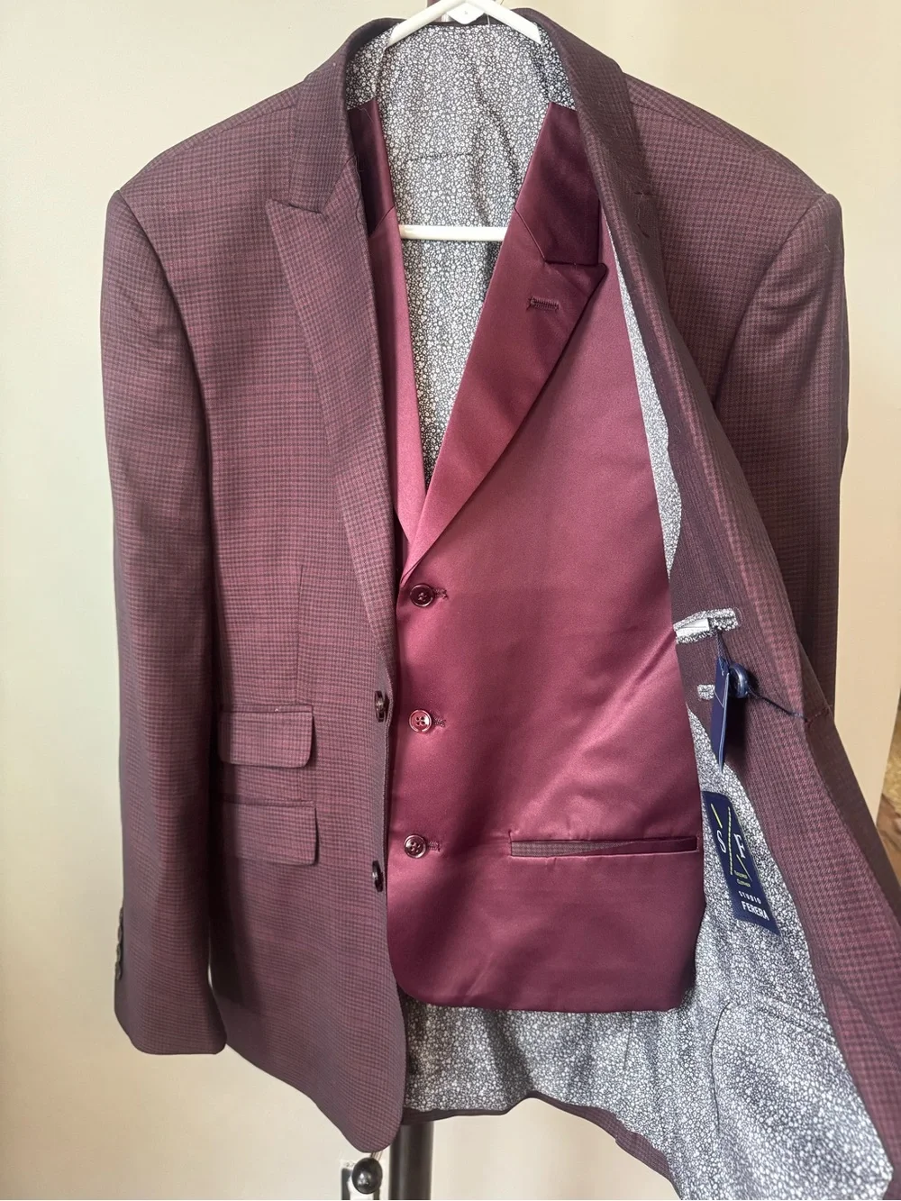 Ferera Burgundy 3 piece Suit Blazer 38R